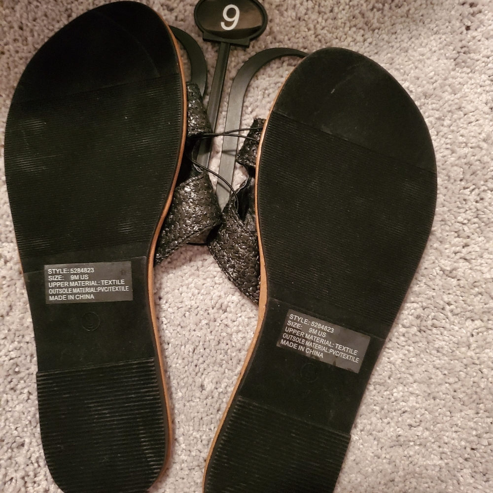 NWOT BLACK MESH SANDALS - Picture 3 of 4